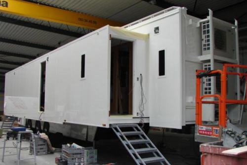 Shipping container protected with Sunshield